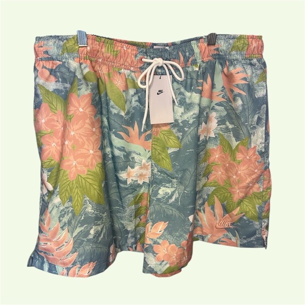 NWT Nike Men's Tropical Floral Shorts/ Swim Trunks - Blue and Pink